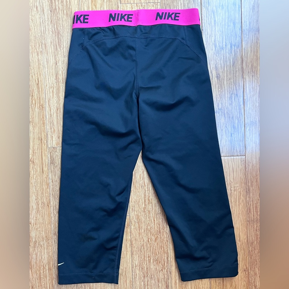 Black Nike Capri Leggings size medium 1215 - Picture 4 of 4
